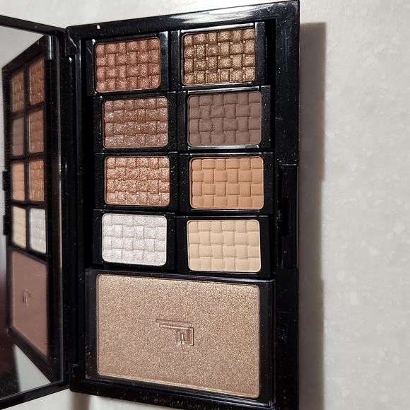 Eyeshadow/highlighter palette - Picture 3 of 3